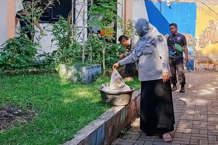 BPBD Jember menggelar korve rutin setiap Selasa untuk memperkuat budaya kerja, menjaga kesiapsiagaan peralatan kebencanaan, dan meningkatkan pelayanan publik.